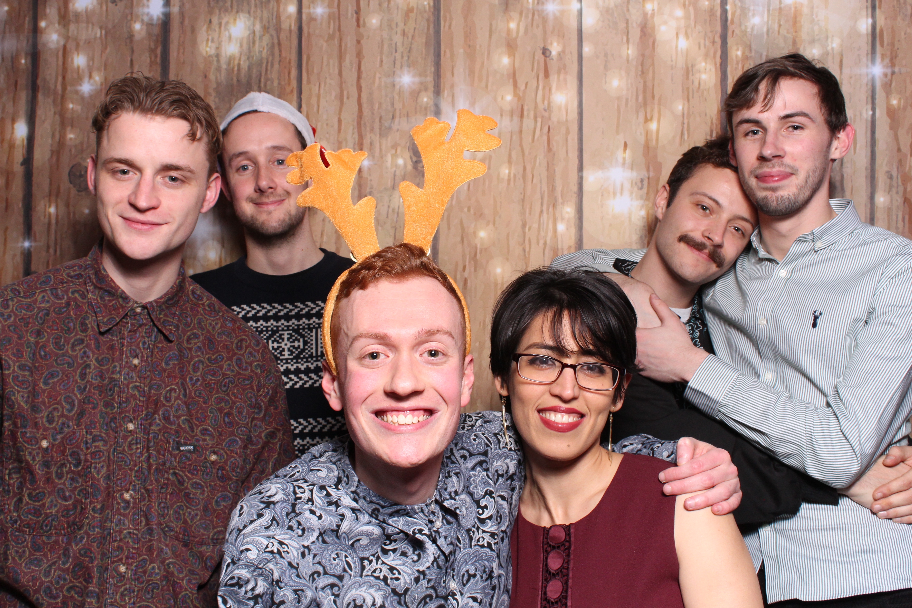Tes Christmas party  | View more photos from the event at gallery.magicimages.uk/u/MagicImages/Tes-Christmas-party